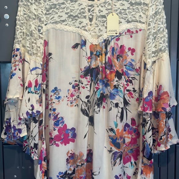 Jodifl Women's Floral Lace Top - Multicolor - Picture 5 of 6